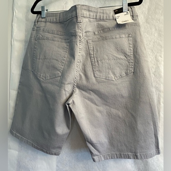 Lee Relaxed Fit Mid Rise Bermuda Alloy shorts. NWT Sz-18M C20 - Picture 5 of 13